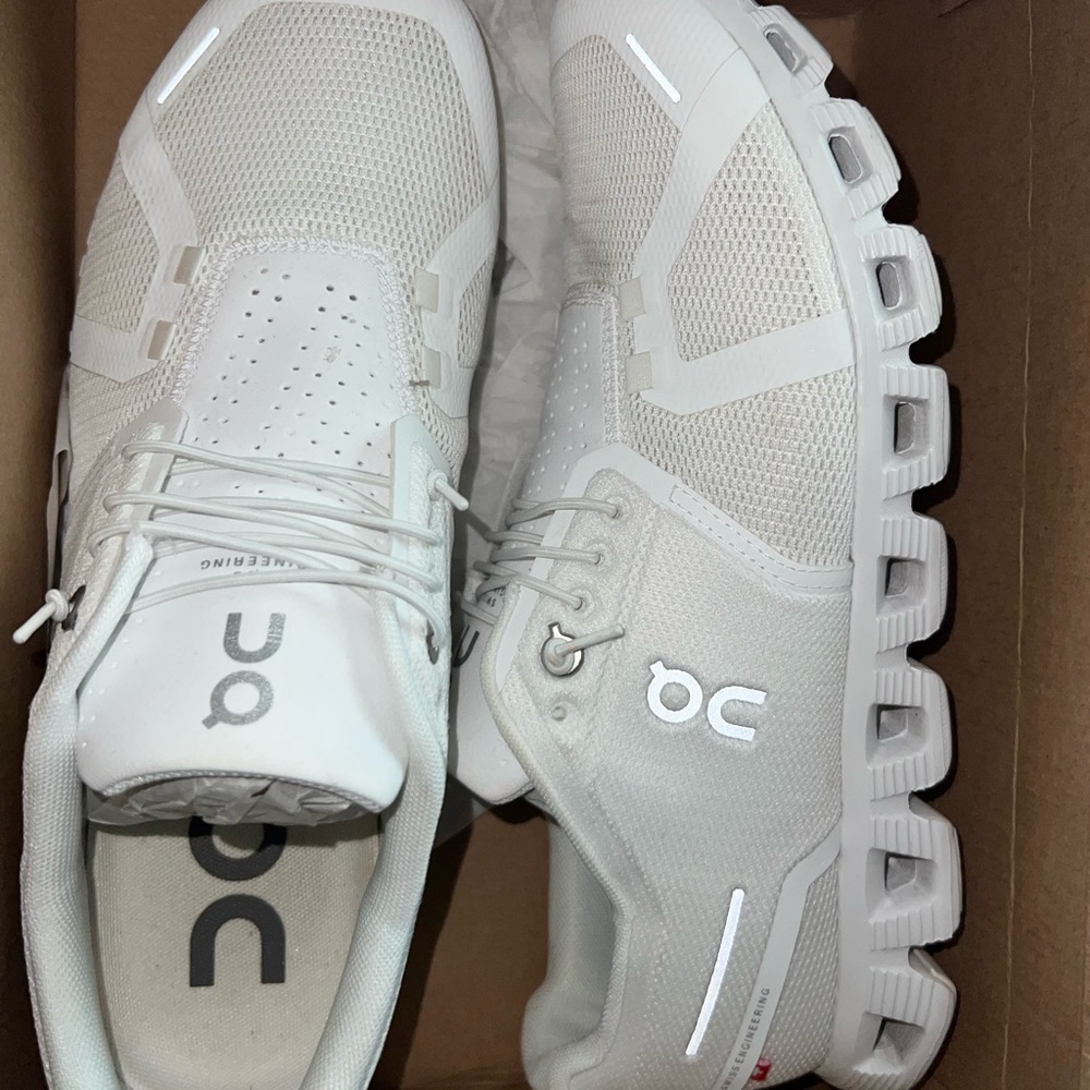 Cloud 5 All White Mens On Cloud Running Shoes